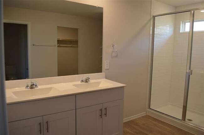 Foto del edificio - 1806 Windsor Blvd