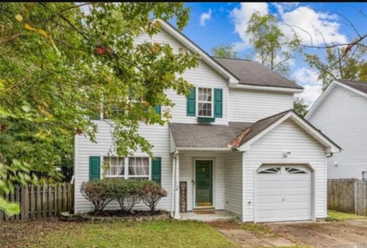 Front view - 204 Burgundy Rd