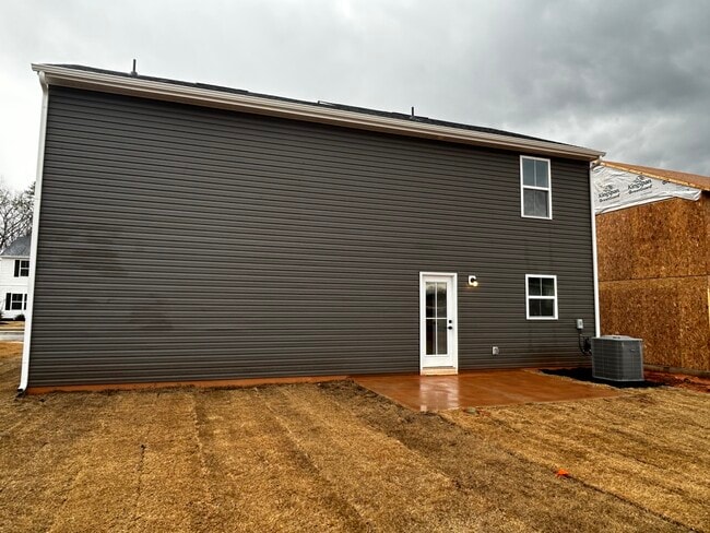 Building Photo - 121 Basildon Street