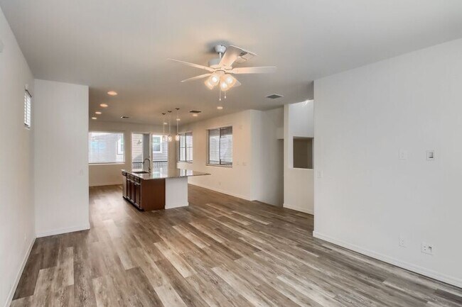 Building Photo - 612 W Flintlock Way