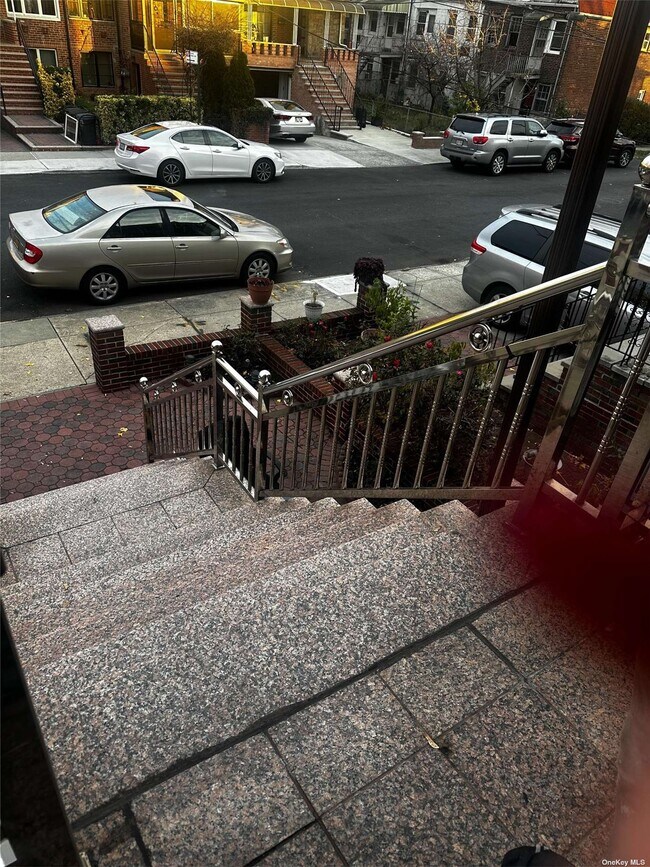 Building Photo - 2674 Hubbard St