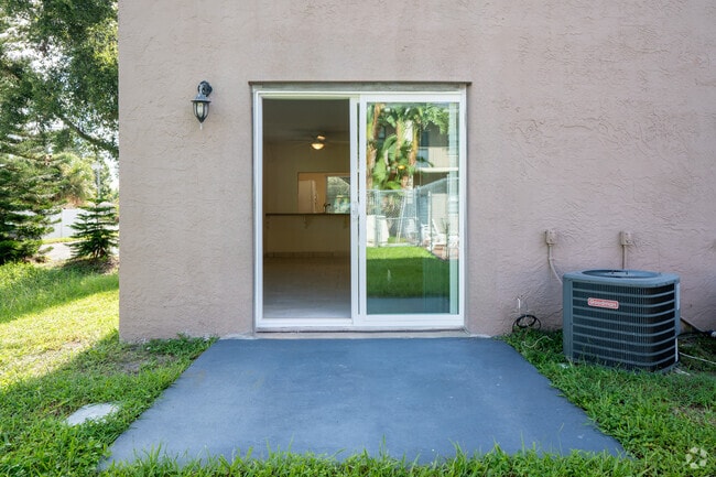 2BR, 2BA - 750SF - Patio - Belcher Park Apartments-Rent Specials Offered