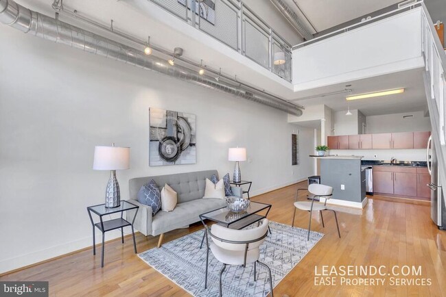 Building Photo - 1390 Kenyon St NW