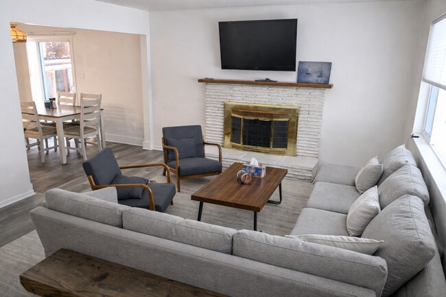 Foto del edificio - 2544 Elwood Ave