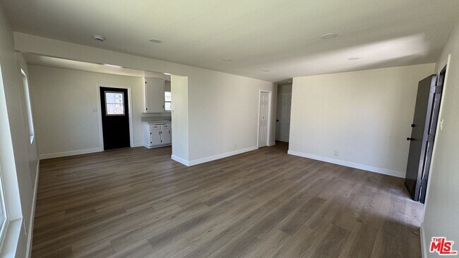 Foto del edificio - 4412 Triggs St