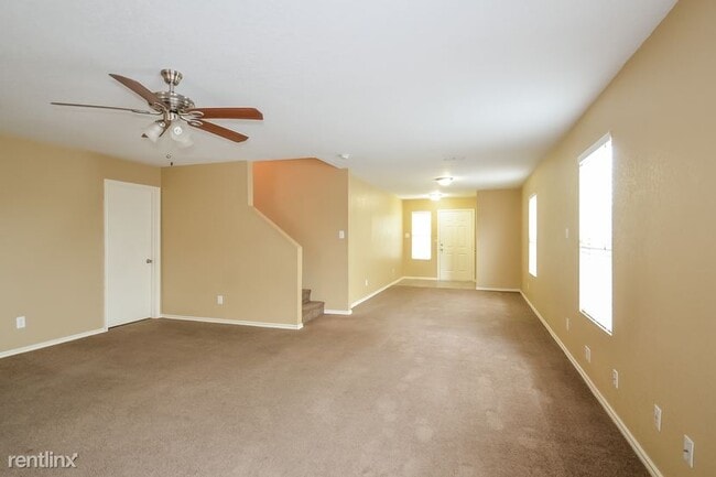 Building Photo - 6 br, 2.5 bath House - 3818 Amber Chase