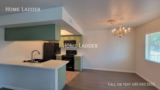 Building Photo - 1256 N 85th Pl