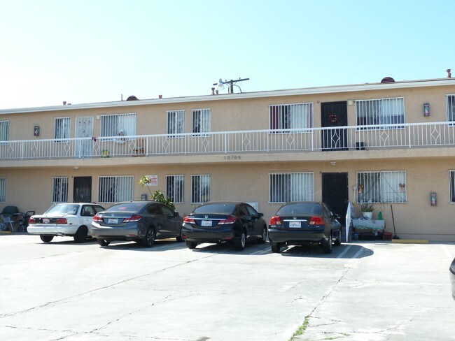 Fotografía del edificio - 10705 S Figueroa St