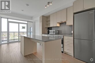 Building Photo - 50-650 George Butchart Dr