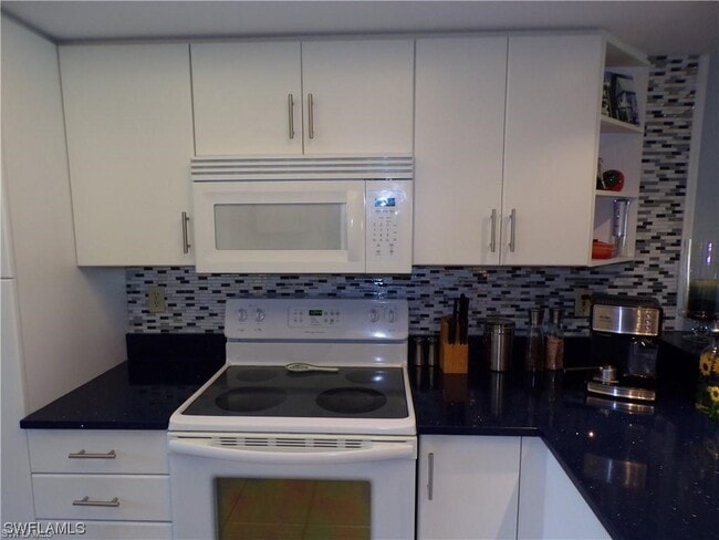 Building Photo - 16500 Kelly Cove Dr