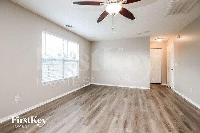Foto del edificio - 2875 Creekbend Dr