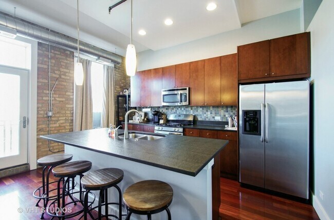 Foto del edificio - 3133 N Lakewood Ave