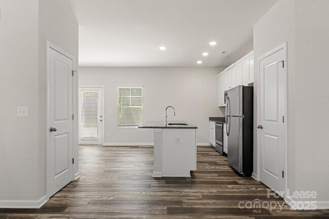 Building Photo - 117 Dogwood Vlg Trl
