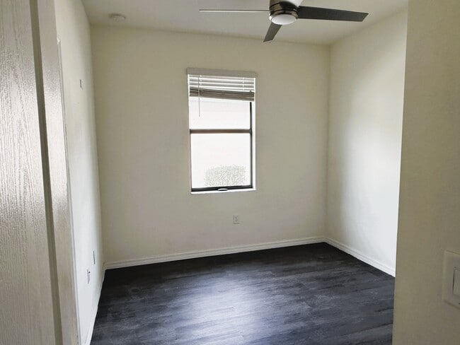 Building Photo - 9359 Foxglove Ln