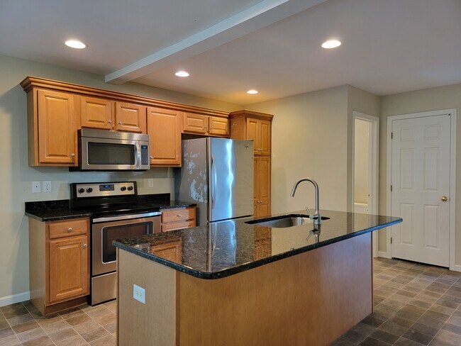 Building Photo - 709 Palmer Cir