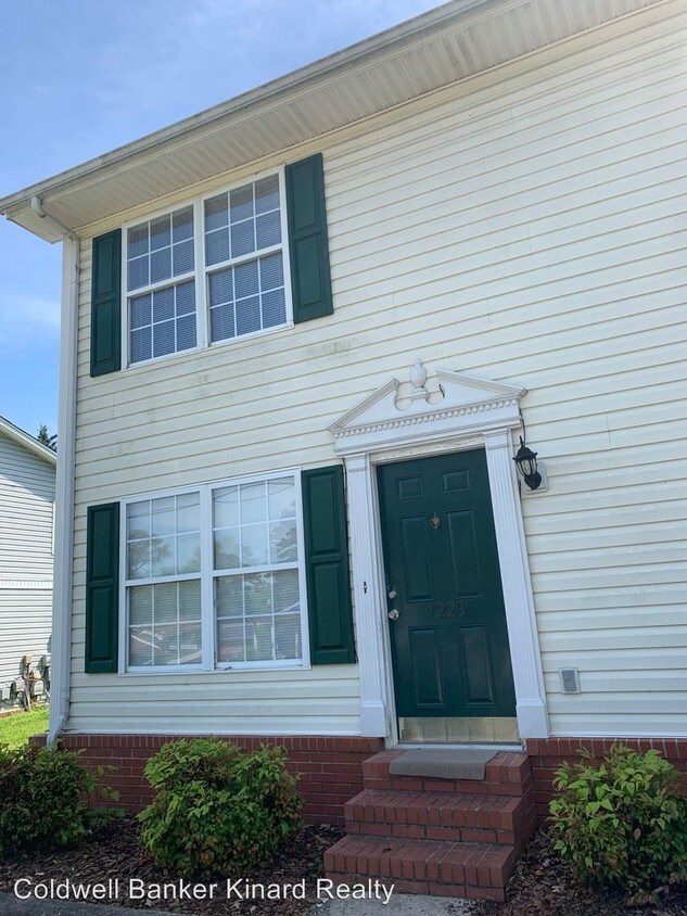 Primary Photo - 2 br, 1.5 bath Apartment - 1223 Crown St NW