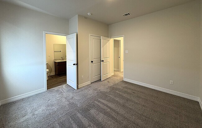 Foto del edificio - 1166 Lindsey Dr