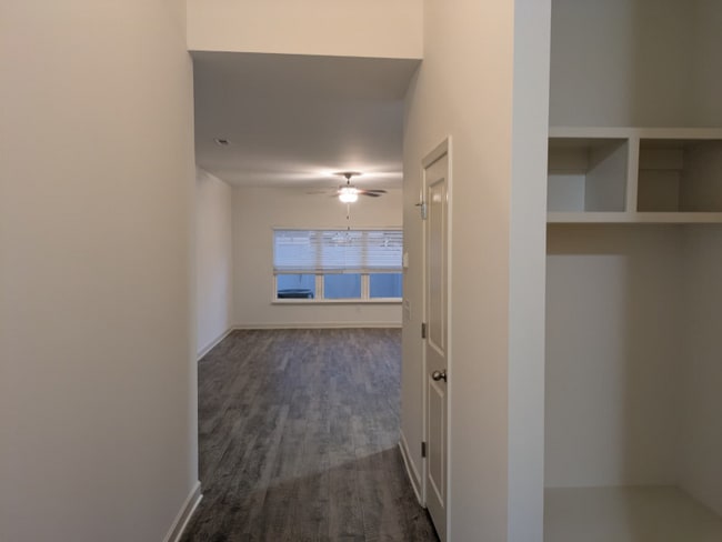 Building Photo - 1706 Lone Jack Ln
