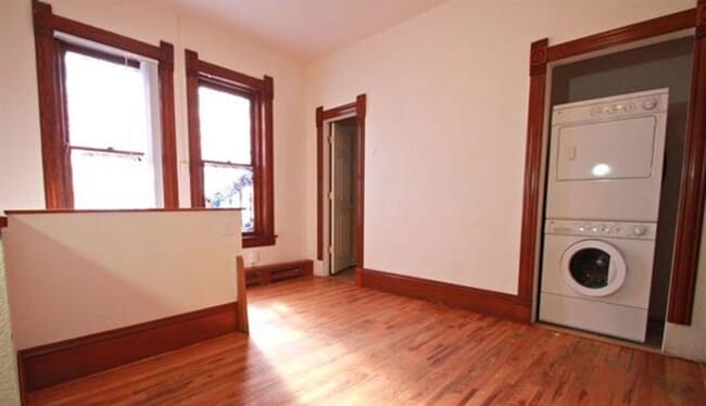 Foto del edificio - 2110 Grove Cir W