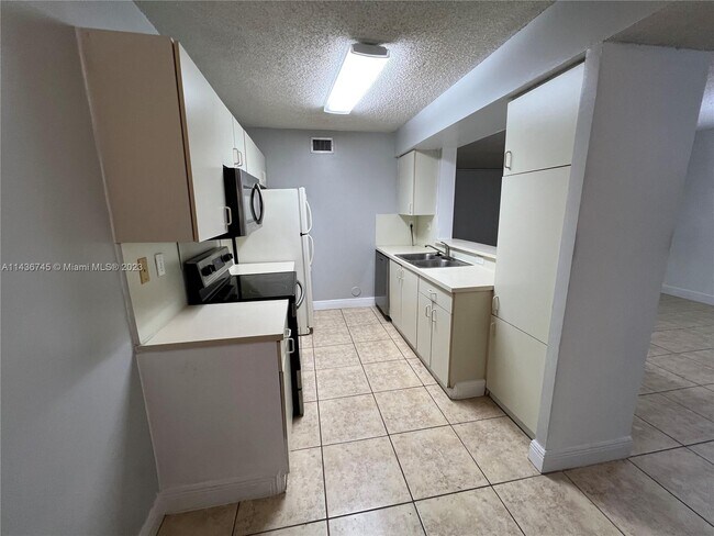 Building Photo - 9756 NW 48th Terrace