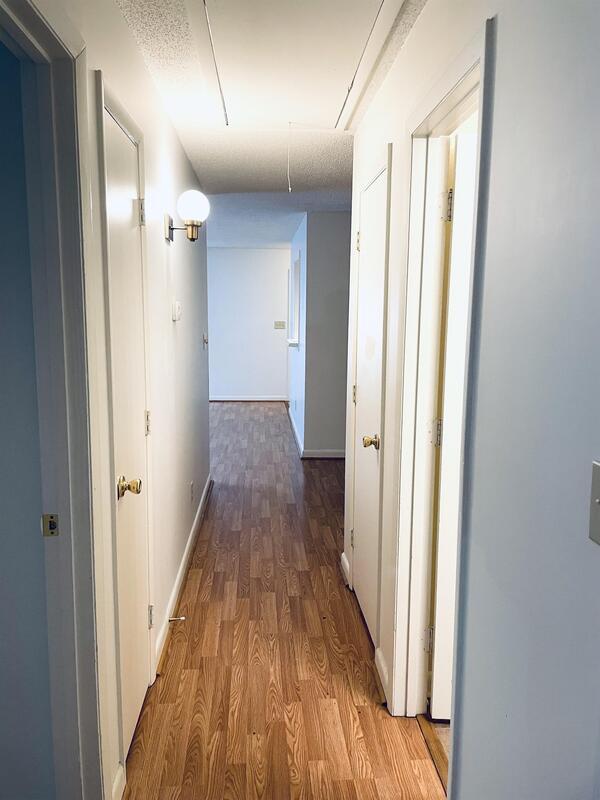 Building Photo - 5800 Pointer Dr