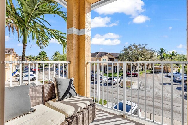 Building Photo - 2905 Crestwood Ter