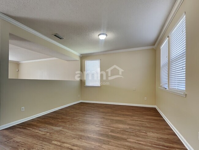 Foto del edificio - 76032 Deerwood Dr