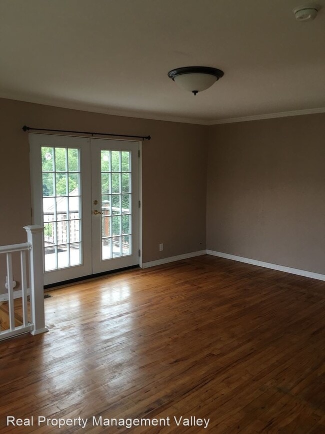 Building Photo - 3 br, 2 bath House - 117 Oak Street