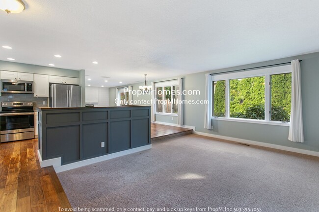Foto del edificio - Stunning Three Bedroom Home in the Heart o...