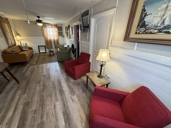 Foto del edificio - 8 Cedarwood Ave