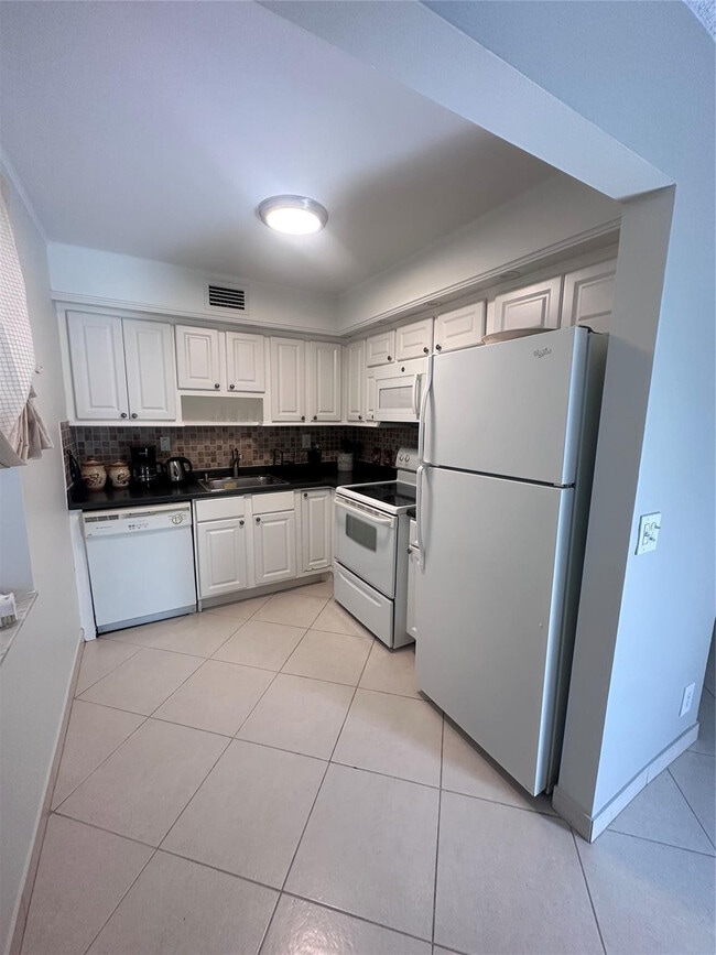 Building Photo - 164 Burgandy Way