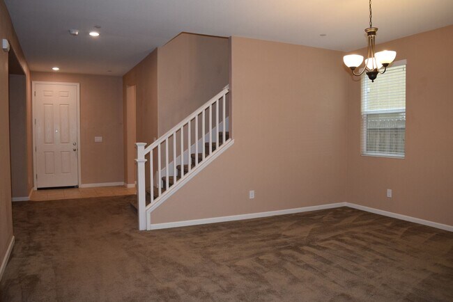 Building Photo - 5516 Ensemble Way