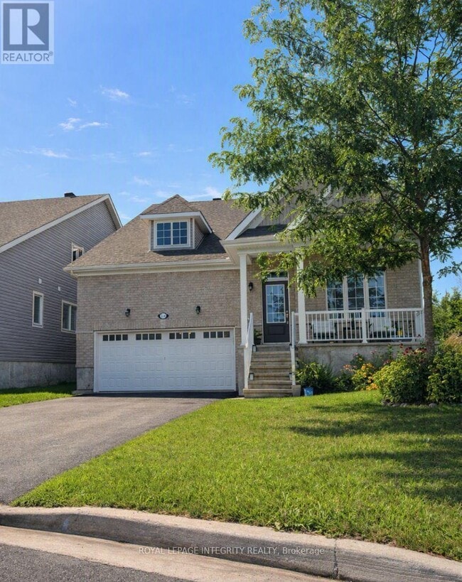 Building Photo - 3230 Harvester Cres