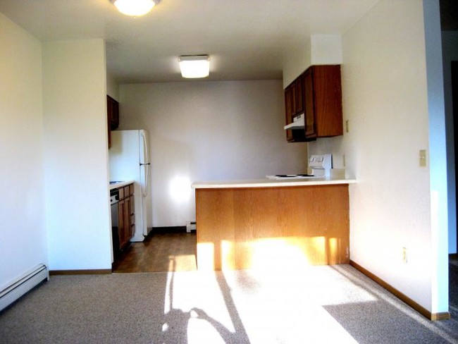 Building Photo - 206 N Gill St