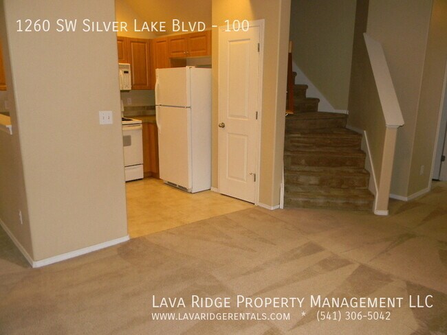 Foto del edificio - 1260 SW Silver Lake Blvd