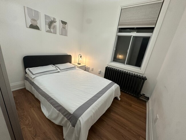 Building Photo - 326 High Park Av