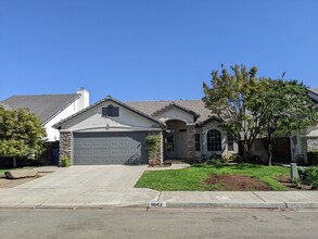 Building Photo - 9942 N Woodrow Ave