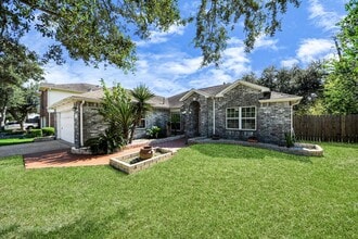 Building Photo - 1702 Kemah Oaks Dr