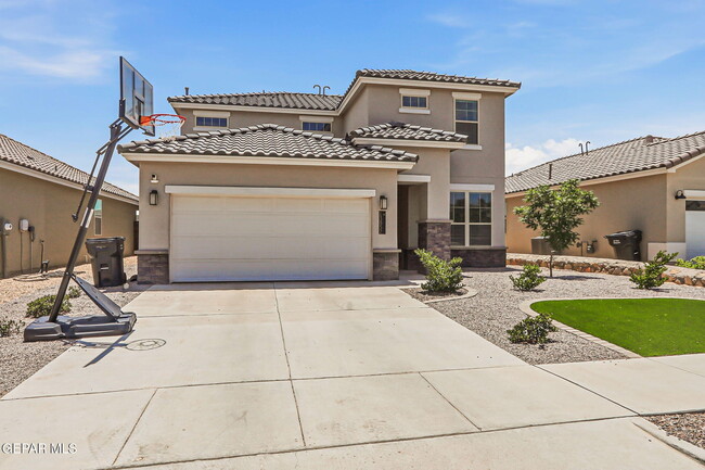 Building Photo - 13852 Paseo De La Luna Ave