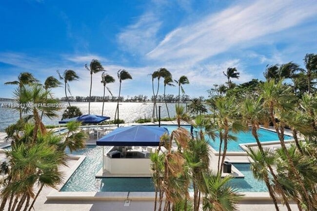 Building Photo - 2333 Brickell Ave