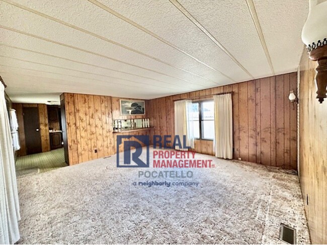 Foto del edificio - 3 bed 1.5 Bath Mobile Home - OldTown Pocat...