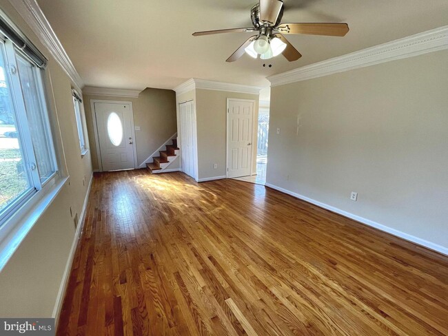 Building Photo - 3819 Redondo Pl