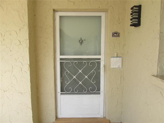 Building Photo - 616 Flamingo Dr