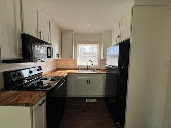 Building Photo - Marion