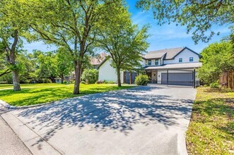 Building Photo - 9415 Thornberry Ln