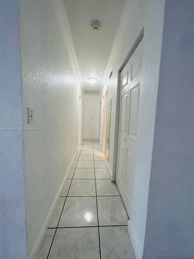 Foto del edificio - 3600 NW 175th St