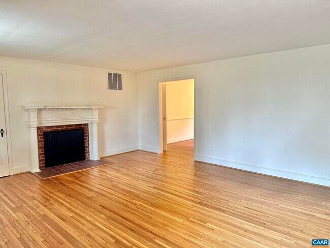 Foto del edificio - 2278 Hansens Mountain Rd