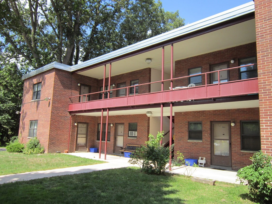 Seth Green Park 55+ Community Apartments in Rochester, NY