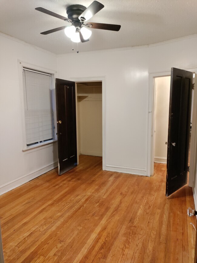 Foto del edificio - 8714 S Harper Ave