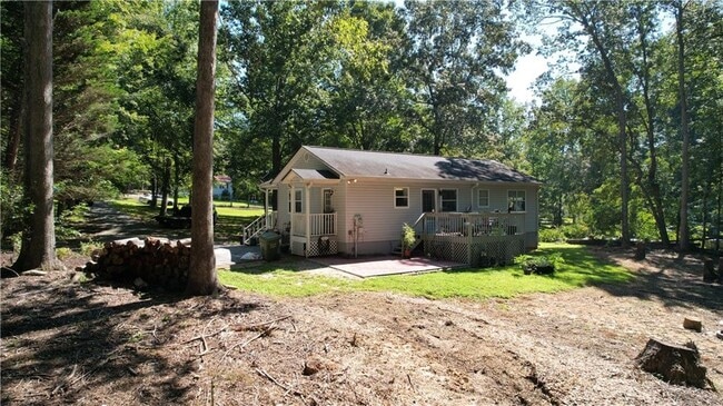 Building Photo - 186 River Trace Dr